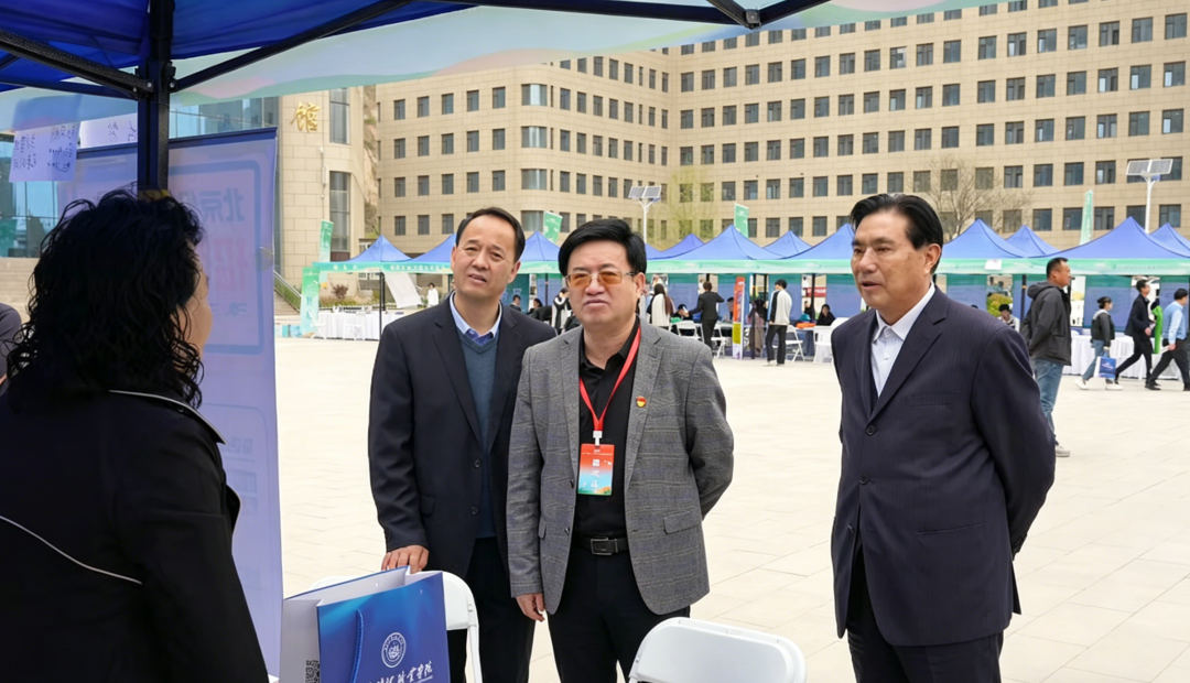 70余家单位、2300余个岗位！这场招聘会在兰州科技职业学院火热举行