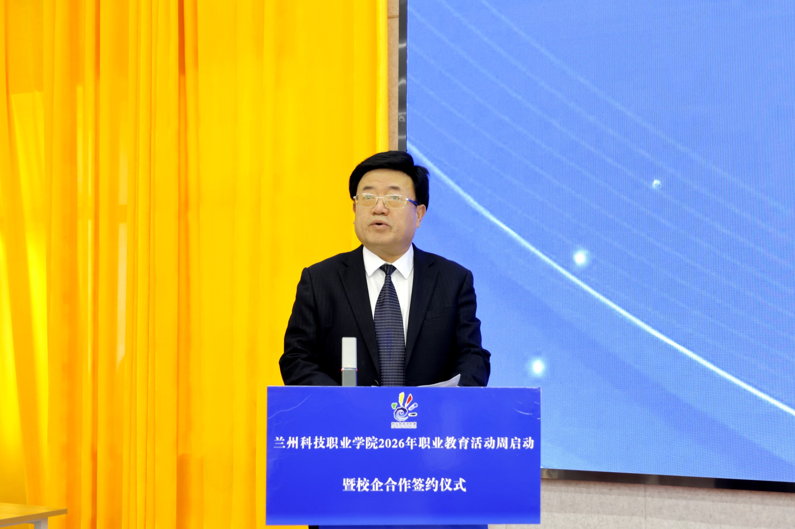 陈1.jpg